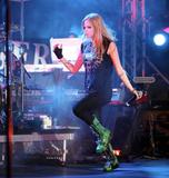 th_47375_celebrity_paradise.com_TheElder_AvrilLavigne2011_05_28_performsliveinconcertatTropicanaFieldinStPeter10_122_249lo.jpg